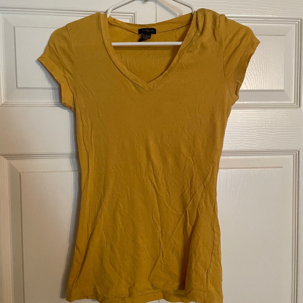 Twenty one v-neck yellow M